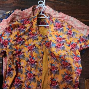 Tropical Floral Men's Button Down Shirt